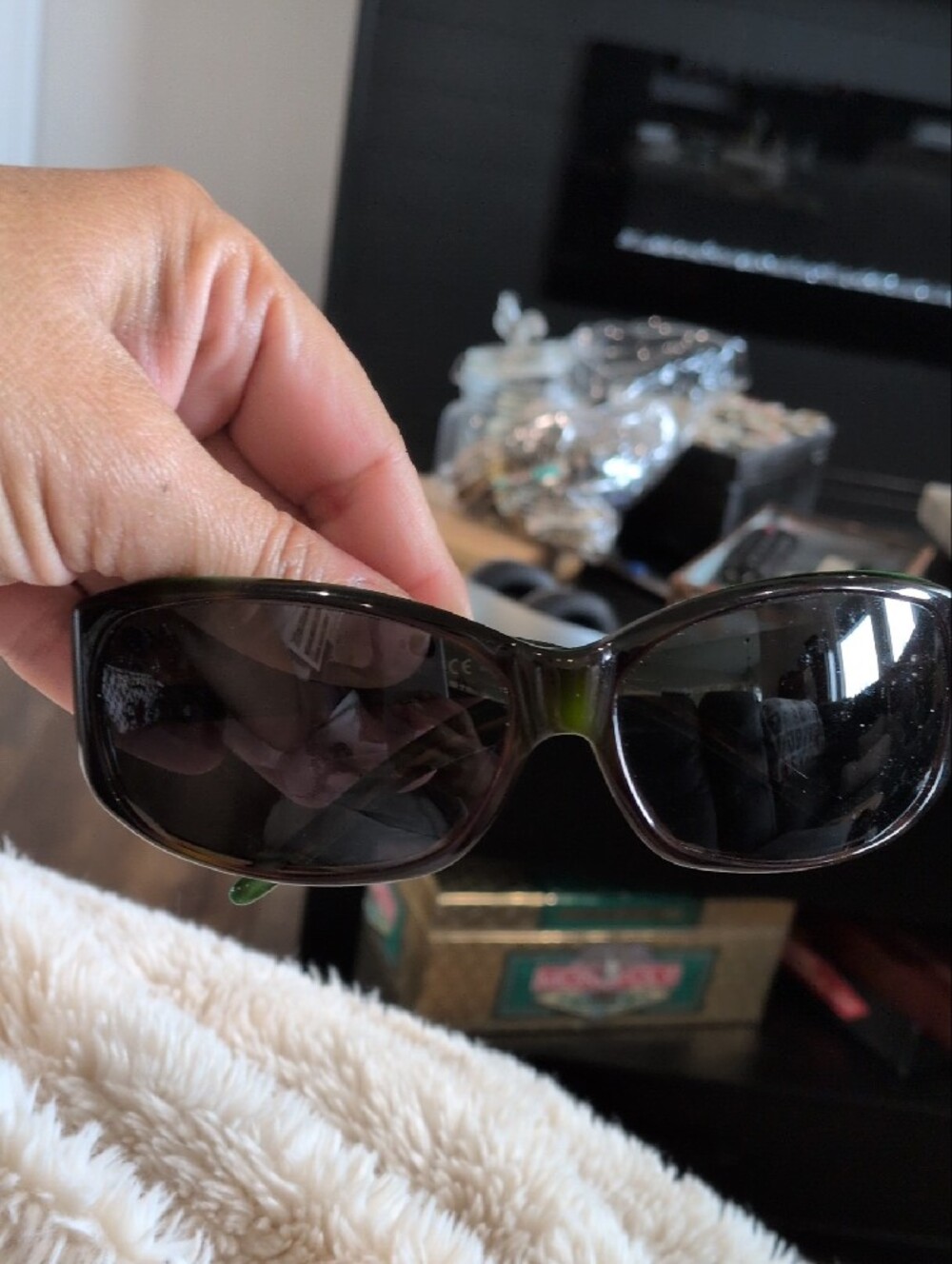 Dolce & Gabbana Y2K Archival 3009 Sunglasses & Carnation Polka Dot Case - Picture 5 of 10